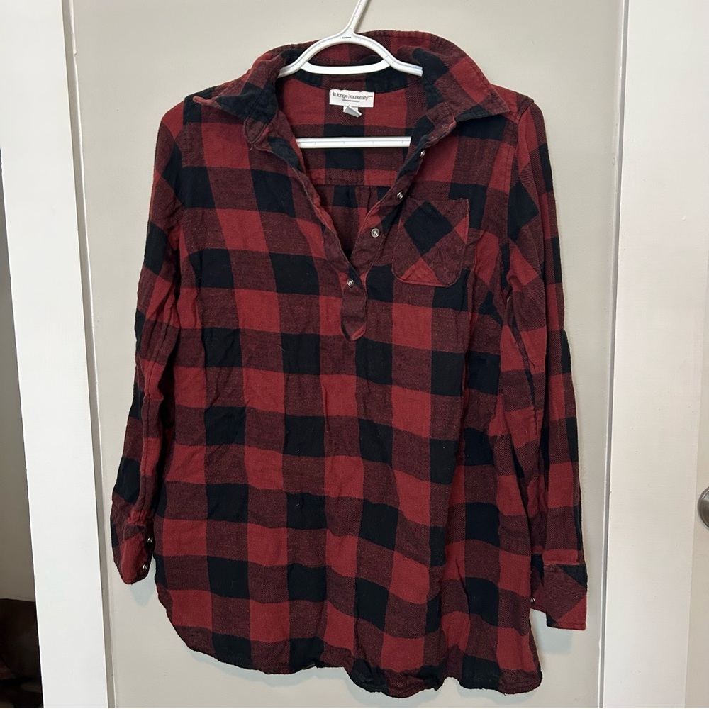Maternity Liz Lange Red and Black Plaid Button-Down Pullover Shirt
